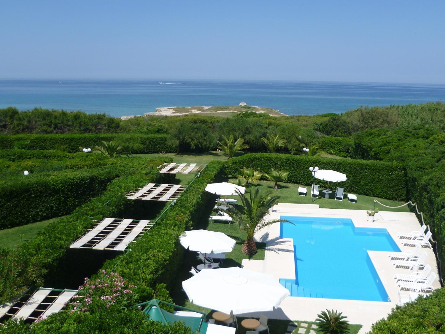Residence Punta Cassano - In Piscina Sulla Spiaggia Di Sabbia San Foca Exterior foto